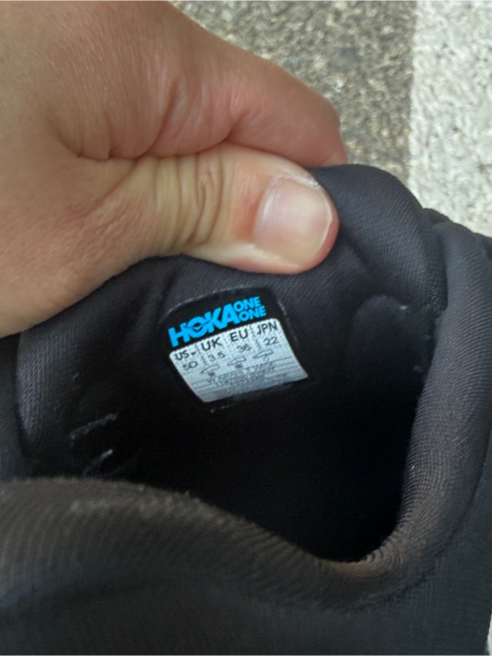 Hoka Arahi 7 Running Shoe - Black/White - Picture 13 of 14